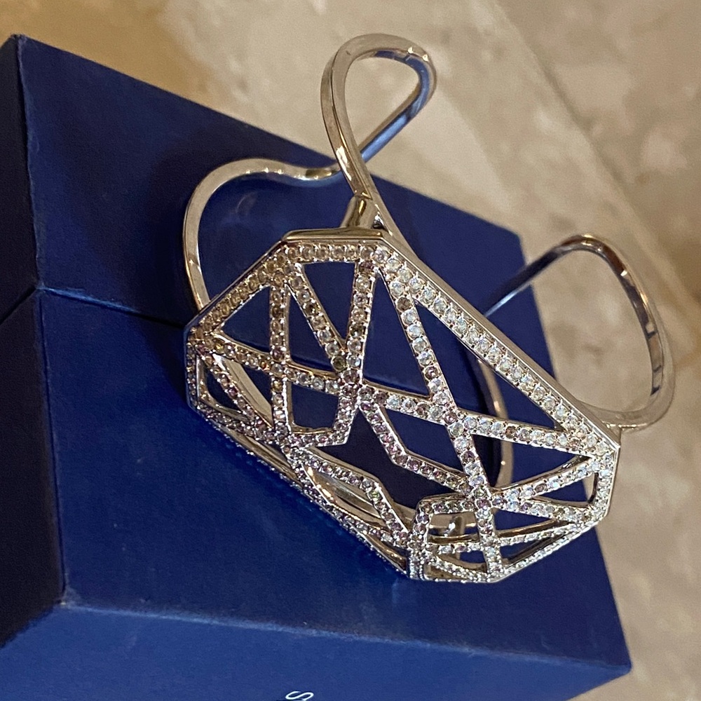 Swarovski Evanescent Bangle Bracelet – BNWT - Picture 4 of 6